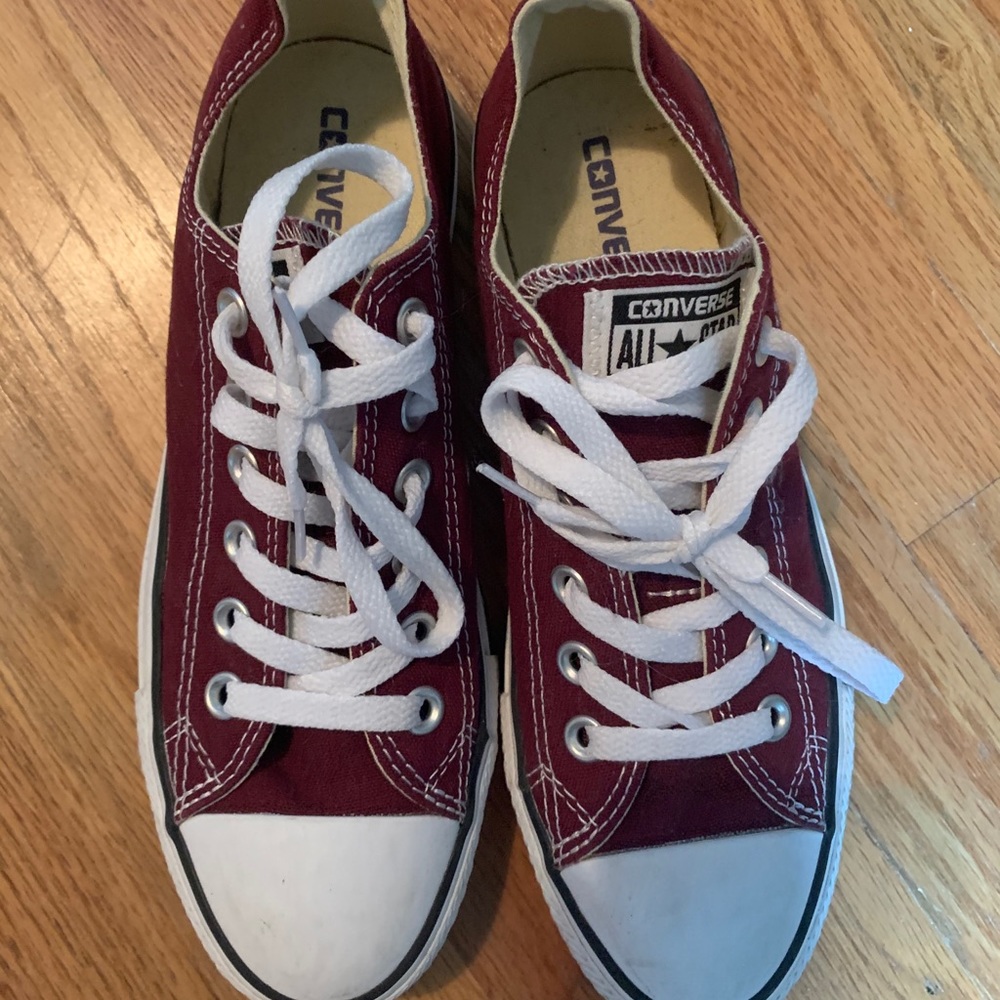 Converse maroon low tops